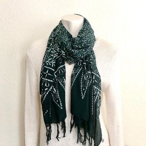 NWOT scarf